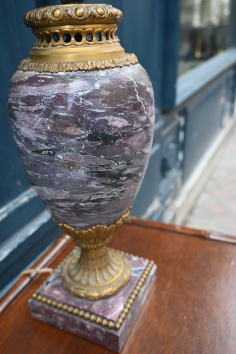 vase de marbre et bronze de style Louis XVI remonté en lampe 