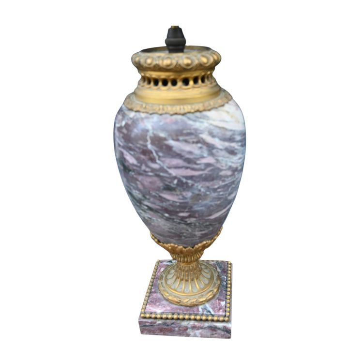 vase de marbre et bronze de style Louis XVI remonté en lampe 