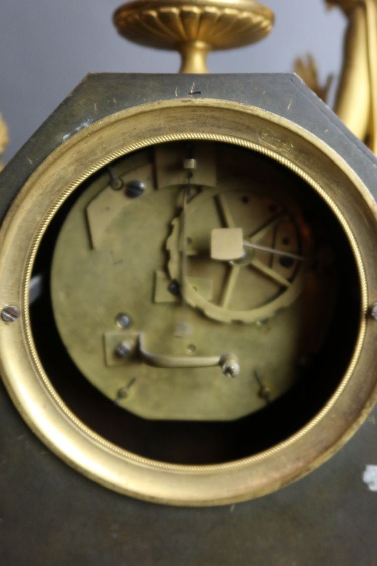 pendule bronze doré signée lefevre successeur de De Belle