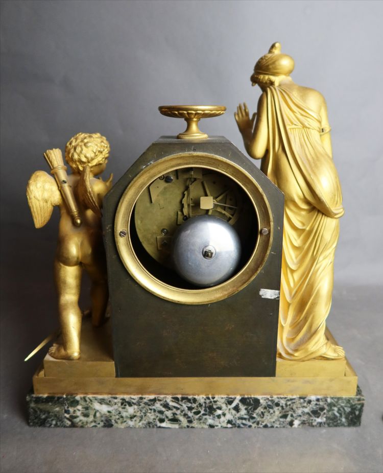 pendule bronze doré signée lefevre successeur de De Belle