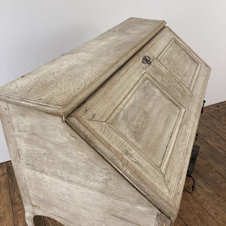 Bureau de pente XVIII