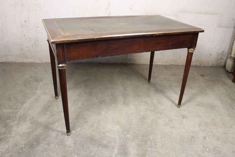 Bureau plat de style Louis XVI en acajou époque fin 19ème avec dessus cuir et 2 tiroirs 