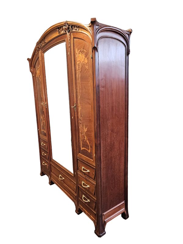 Armoire Art Nouveau Ecole de Nancy "Aux Roses"