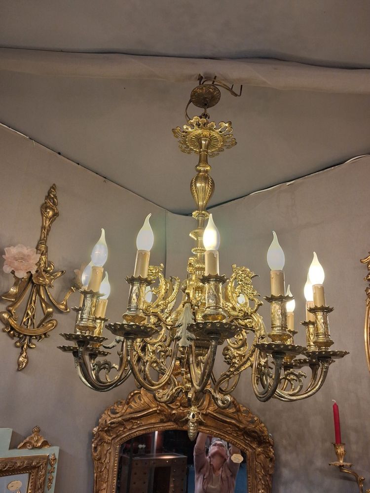 Lampadario in ottone massiccio con decorazione a chimera