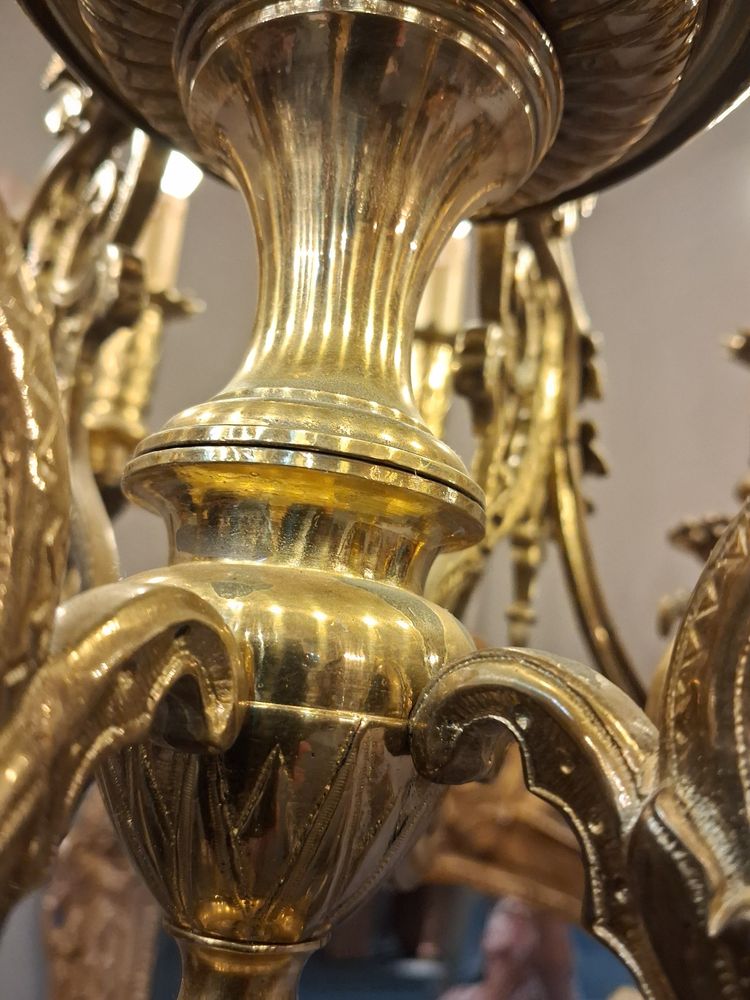Lampadario in ottone massiccio con decorazione a chimera