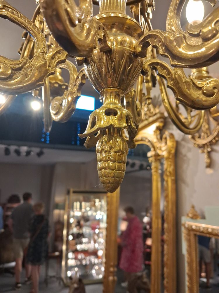 Lampadario in ottone massiccio con decorazione a chimera