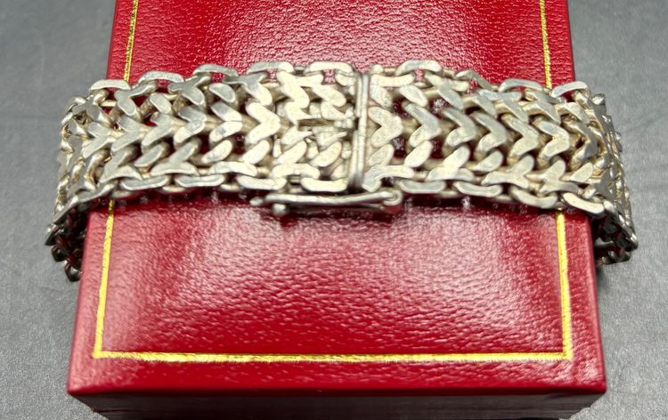 BRACCIALE IN ARGENTO MASSICCIO