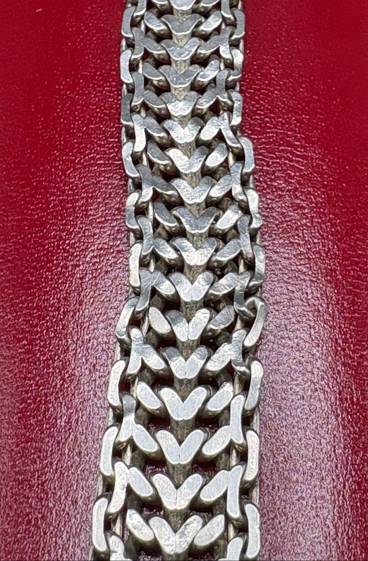BRACCIALE IN ARGENTO MASSICCIO