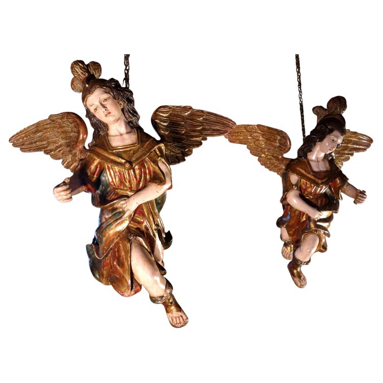 Coppia di angeli pendenti in legno policromo e dorato