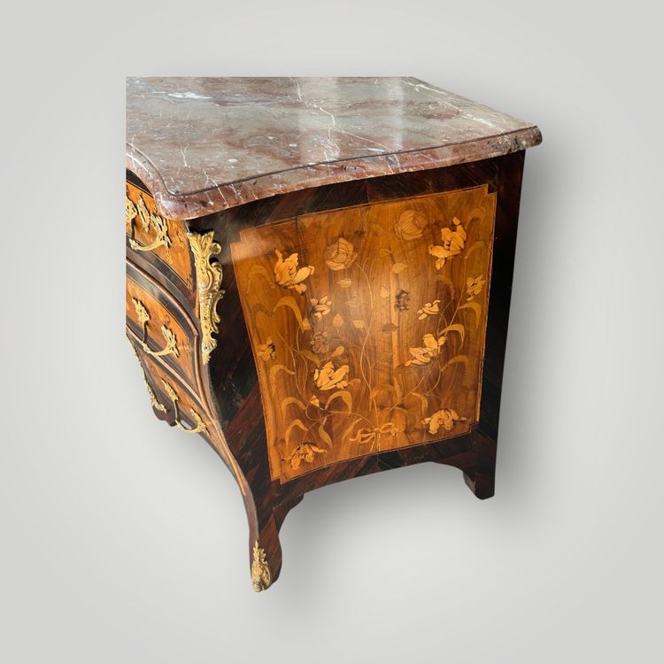 Louis XV tomb chest of drawers in 18th century floral marquetry