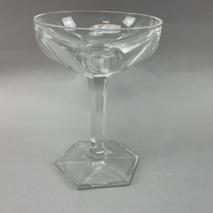 Coupes à champagne modèle Compiègne ou Genova Baccarat  