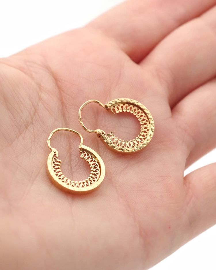 Créoles facettées anciennes en or jaune 18k, Boucles d'oreille crantée en or