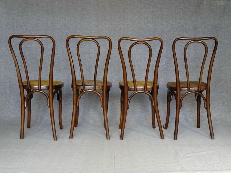 4 Thonet Mundus N°A 48 Bistrostühle aus Rohrgeflecht, 1930