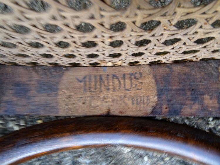 4 Thonet Mundus N°A 48 Bistrostühle aus Rohrgeflecht, 1930