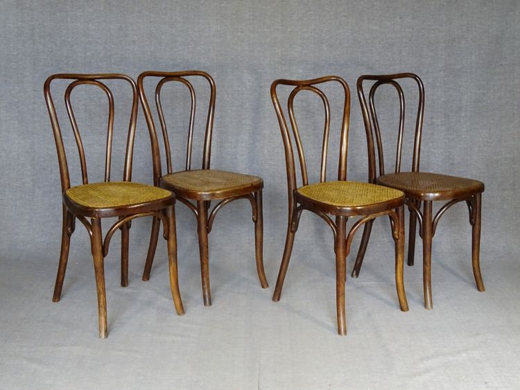 4 Thonet Mundus N°A 48 Bistrostühle aus Rohrgeflecht, 1930