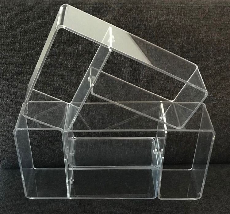Etagère en plexiglas par Michel Dumas, France années 70