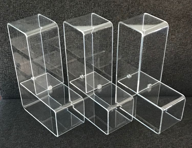 Etagère en plexiglas par Michel Dumas, France années 70