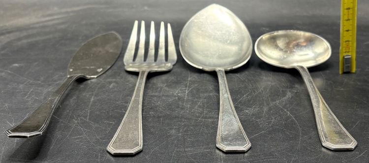 SERVING CUTLERY