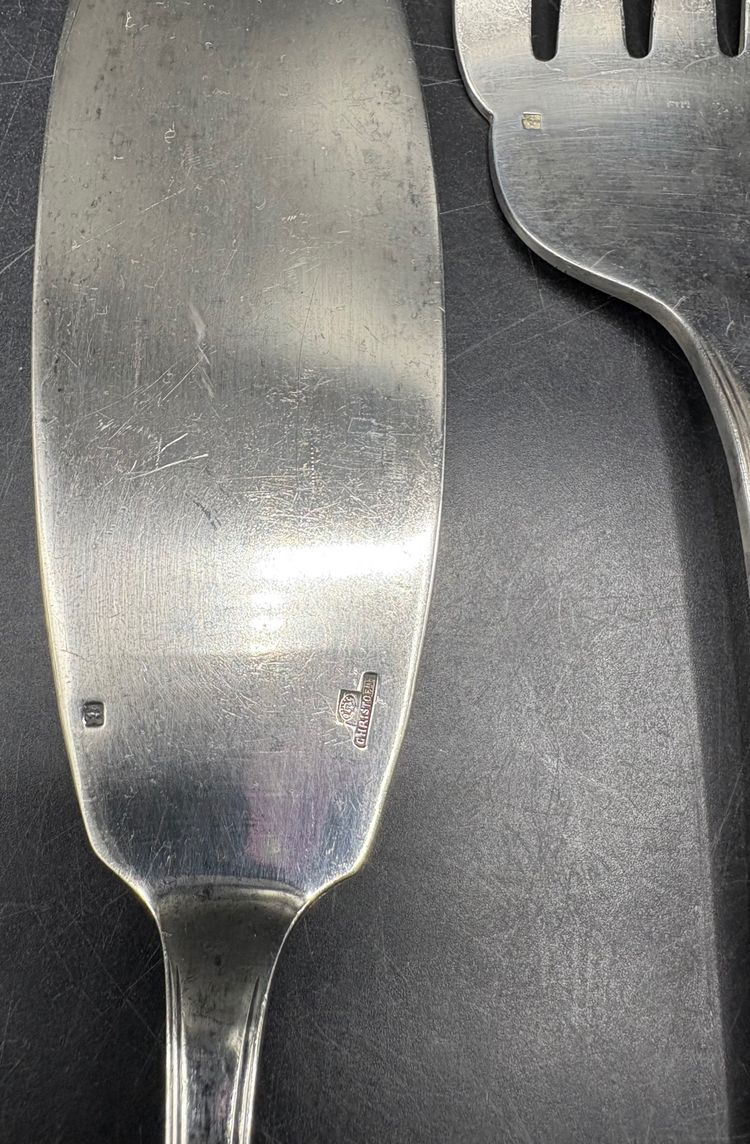 SERVING CUTLERY