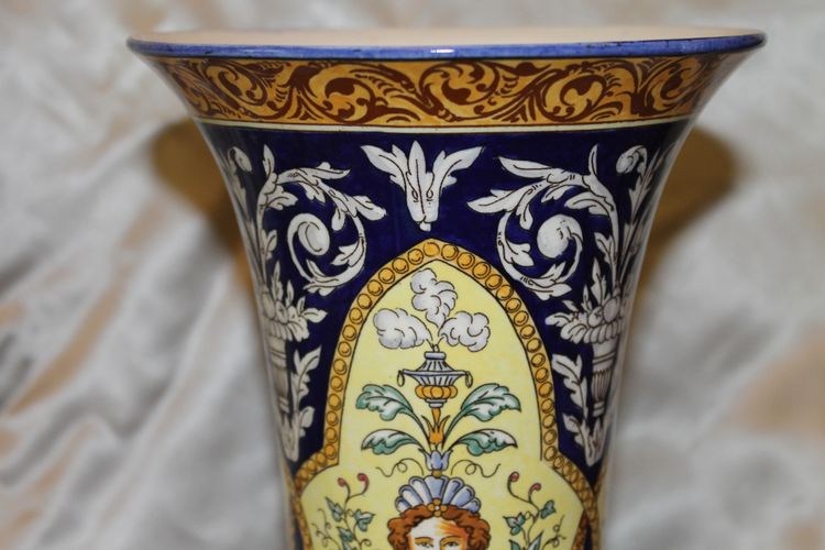 Pair of Sarreguemines earthenware vases with Italian Renaissance decoration, late 19th century