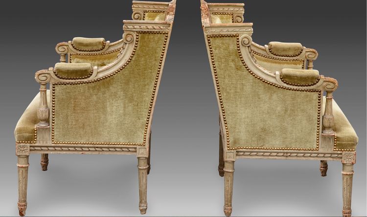 une paire de bergères en bois sculpté, peint gris vert, fin XIXème siècle 