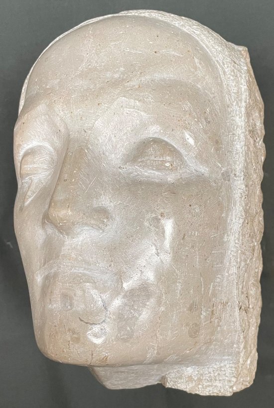 Sculpture, woman in tears