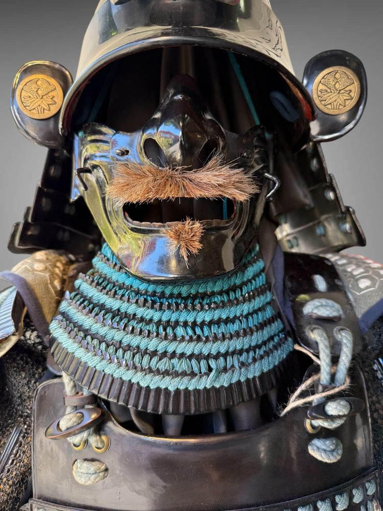 complete samurai kabuto zunari armor from the mid Edo period (1603-1868).