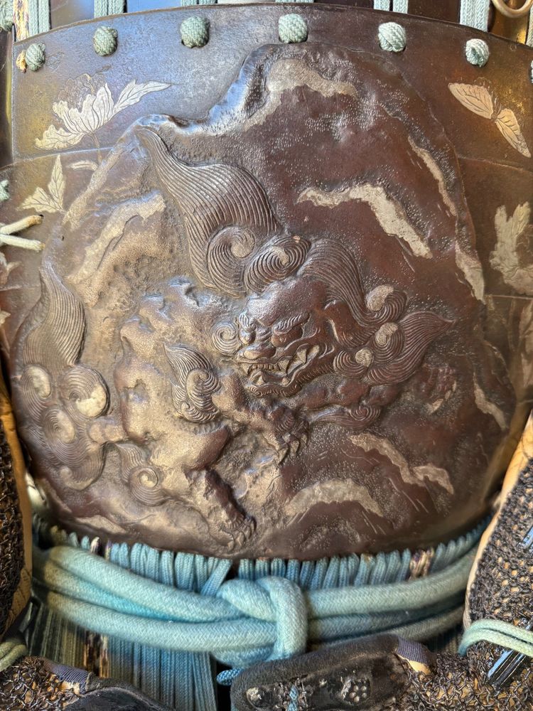 complete samurai kabuto zunari armor from the mid Edo period (1603-1868).