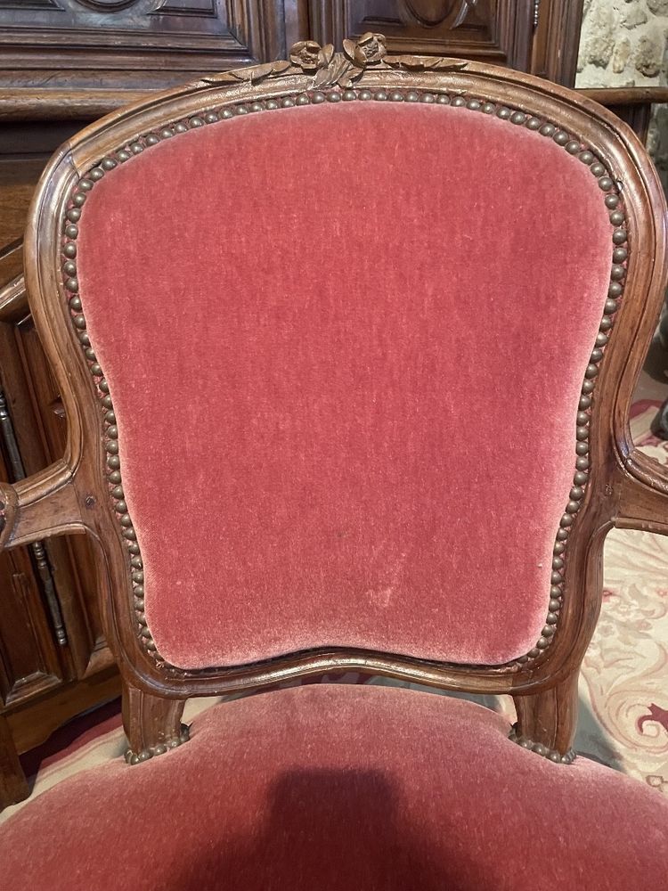 Suite de 3 cabriolets d’époque Louis XV en noyer 