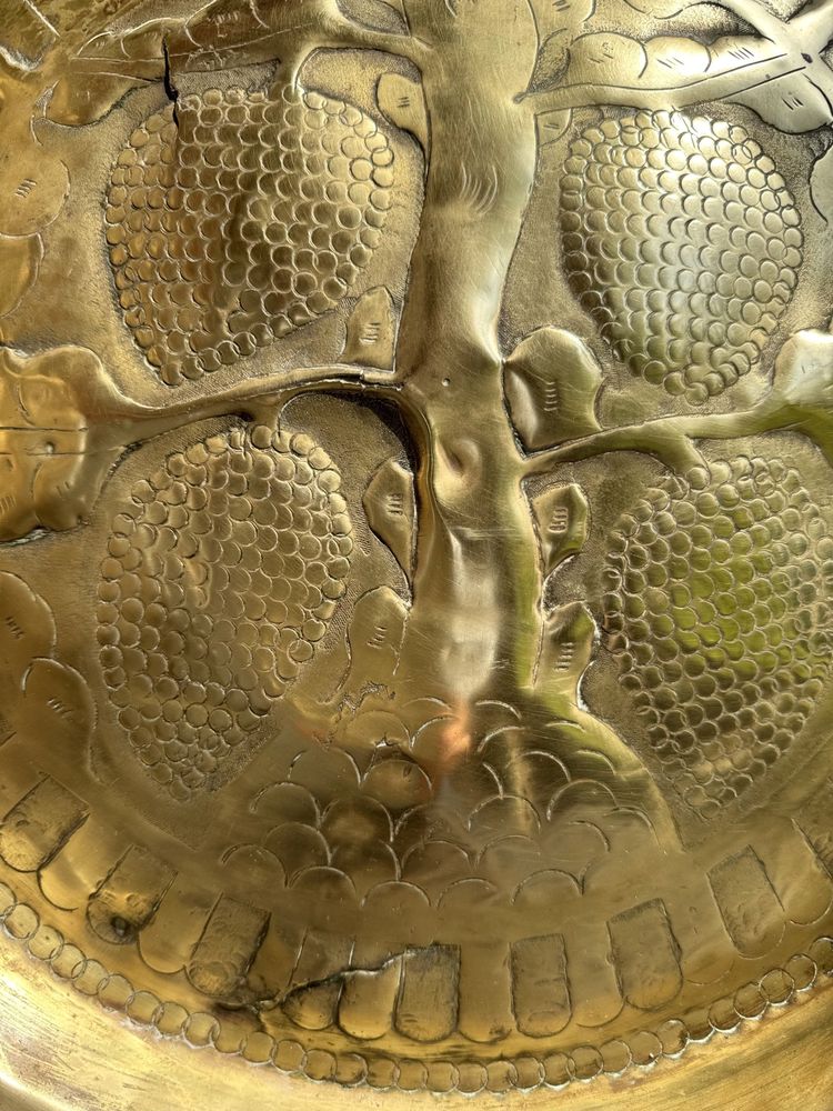 Important Offering Plate with Tree of Life Decor - late 16th century