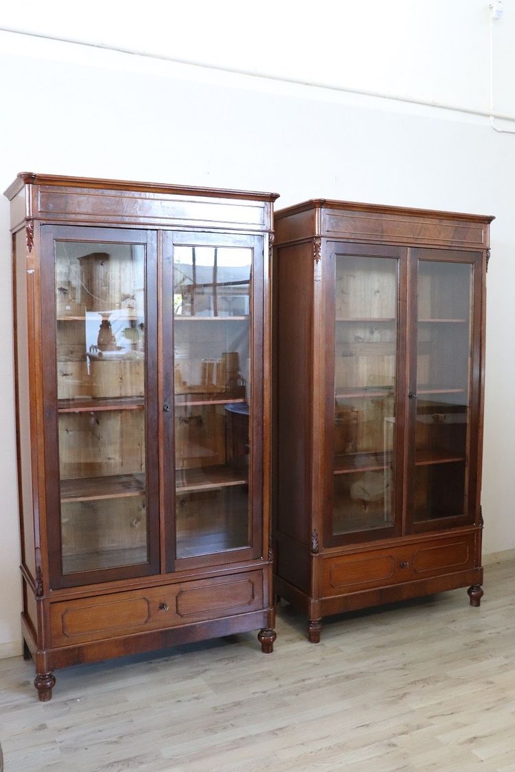 coppia di librerie antiche in noce restaurate