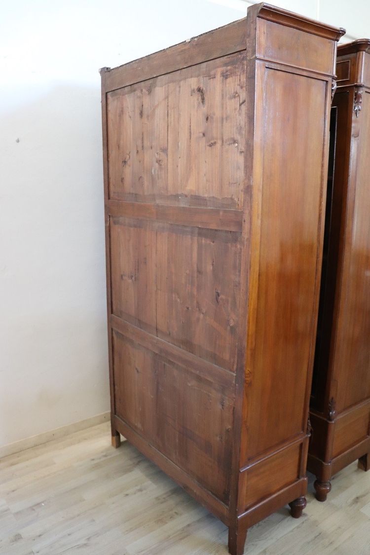 coppia di librerie antiche in noce restaurate