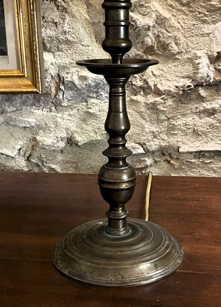 Lampe im Stil Louis XIII mit oder ohne Schirm