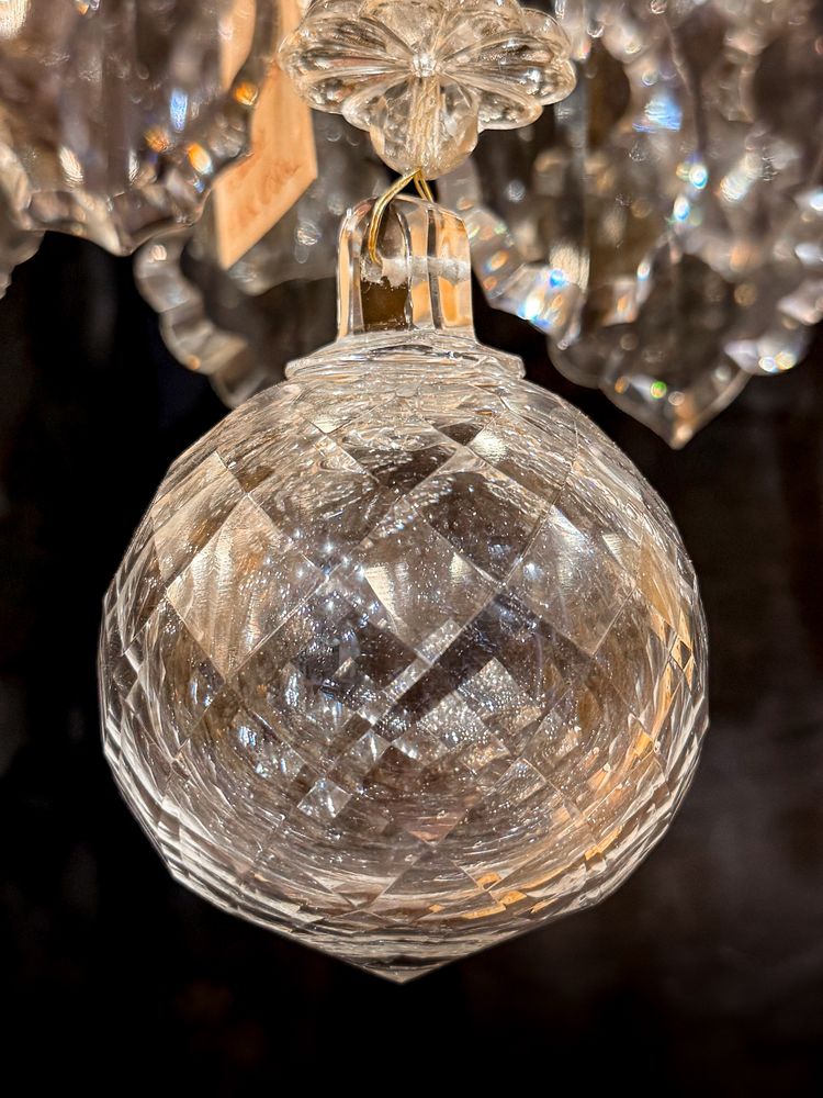 Kronleuchter signiert Baccarat im Stil von Louis XV aus vergoldeter Bronze und Dekor aus geschliffenem Kristall um 1880-1890
