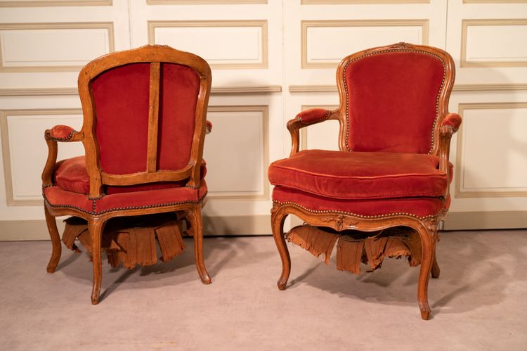 Paire de fauteuils cabriolet,époque Louis XV estampillés CV*BARA