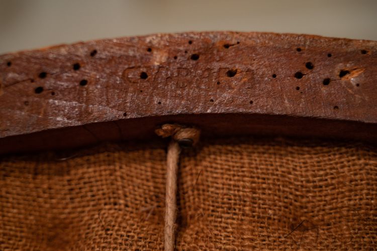 Paire de fauteuils cabriolet,époque Louis XV estampillés CV*BARA