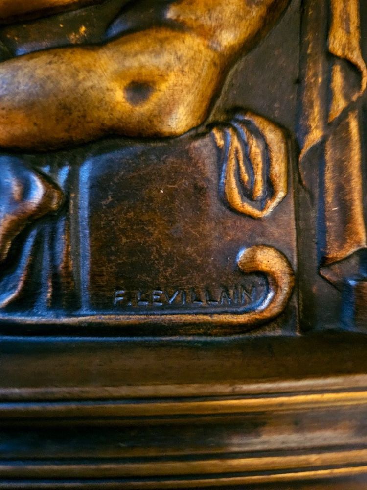 F. Levillain & Barbedienne very large Bronze platter 72.5 cm