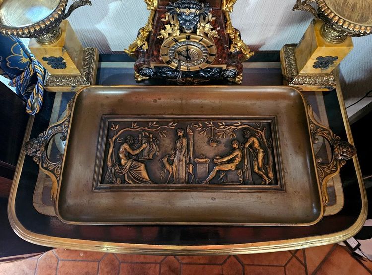 F. Levillain & Barbedienne very large Bronze platter 72.5 cm