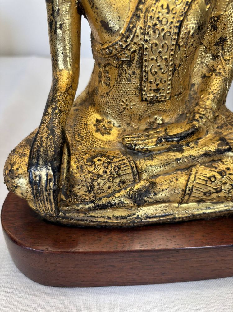 Paire de lampes Bouddha en fonte dorée - Travail d'Asie du Sud-Est - XXe siècle