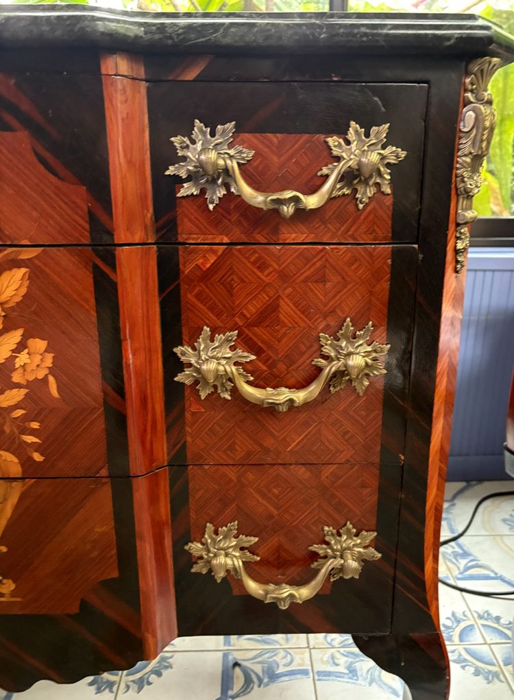 Cassettiera di transizione del XIX secolo