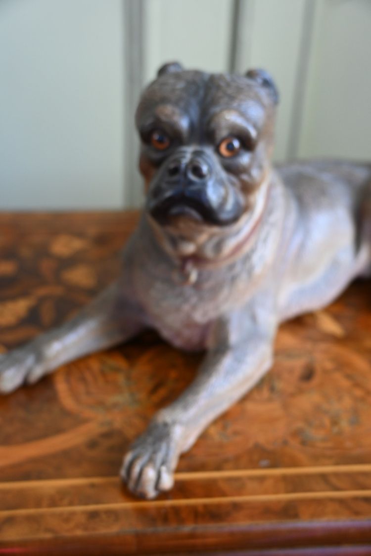 Mops, Terrakotta-Hund 19. Jahrhundert