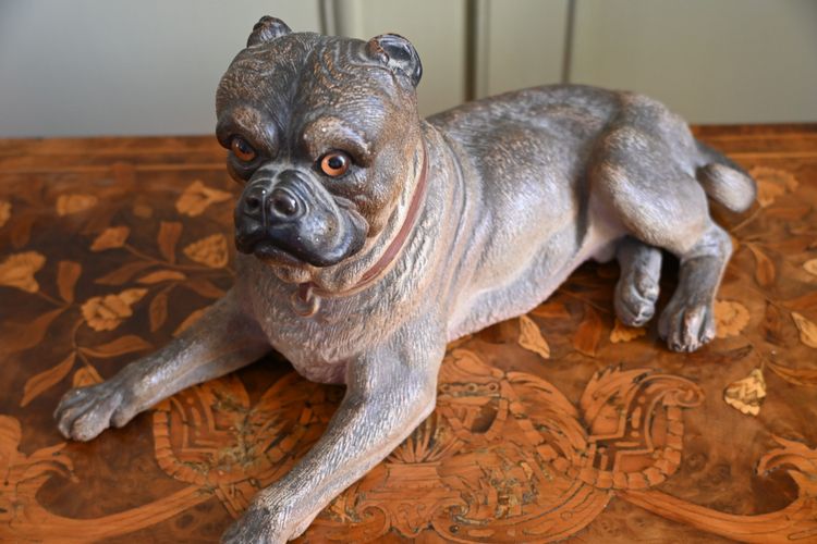 Mops, Terrakotta-Hund 19. Jahrhundert