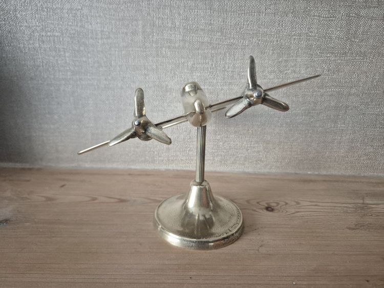 Avion en bronze modèle "Mosquito" vers 1940