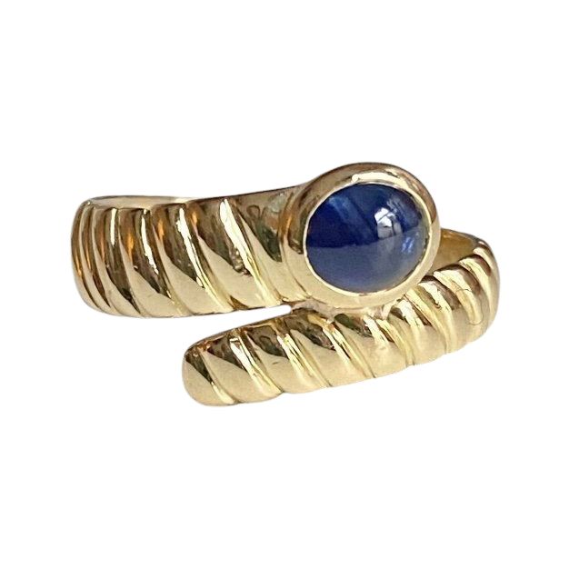 Bague godronnée en or jaune 18k en forme de serpent
