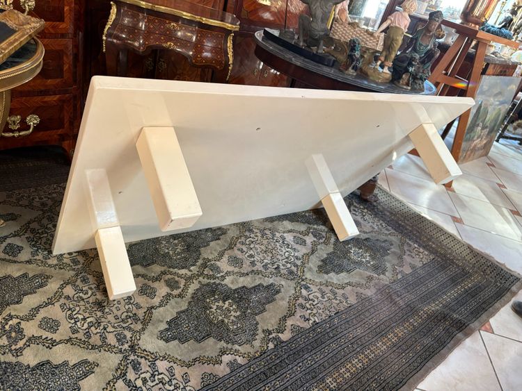 LACKIERTER COUCHTISCH, DER GUY LEFEVRE FÜR MAISON JANSEN ZUGESCHRIEBEN WIRD