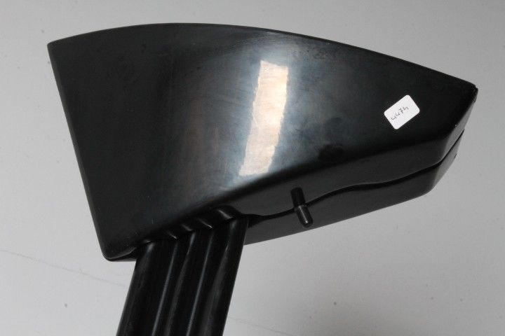 Lampada da terra Mod Otello di Bruno Gecchelin per Oluce anni 80 colore nero. Piantana design . H190