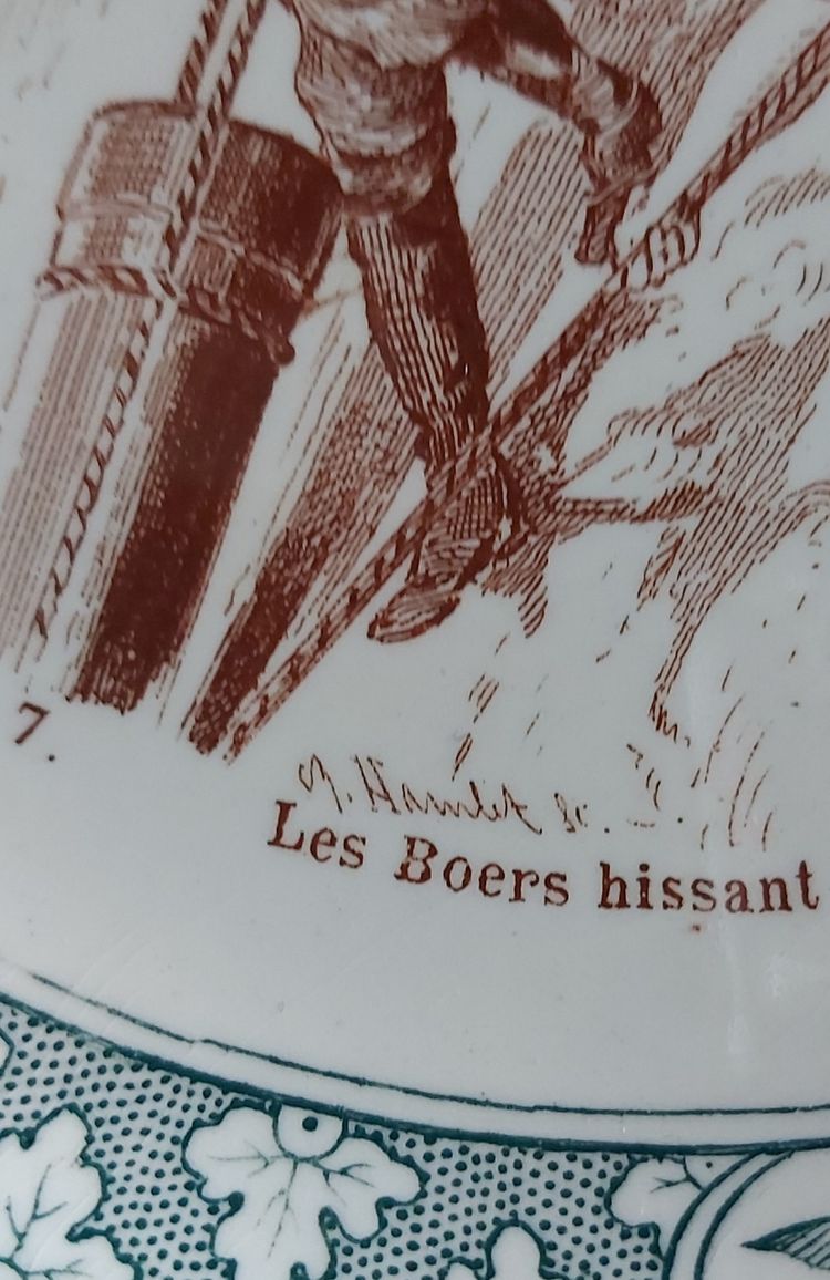 Assiettes historiées terre de fer de la faïencerie Creil et Montereau 