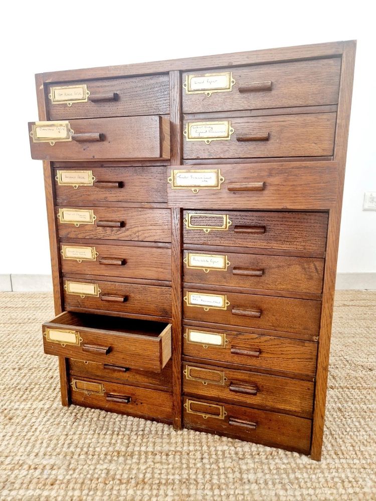 Armoire à index antique en acajou à 18 tiroirs