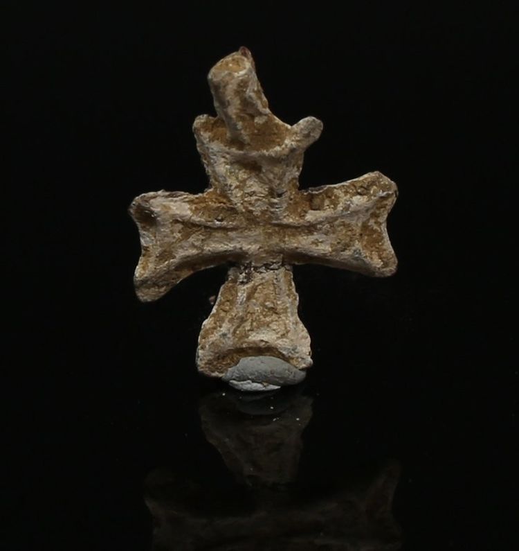Byzantin Pendentif en Plomb en Forme de Croix – Certificat d’Authenticité