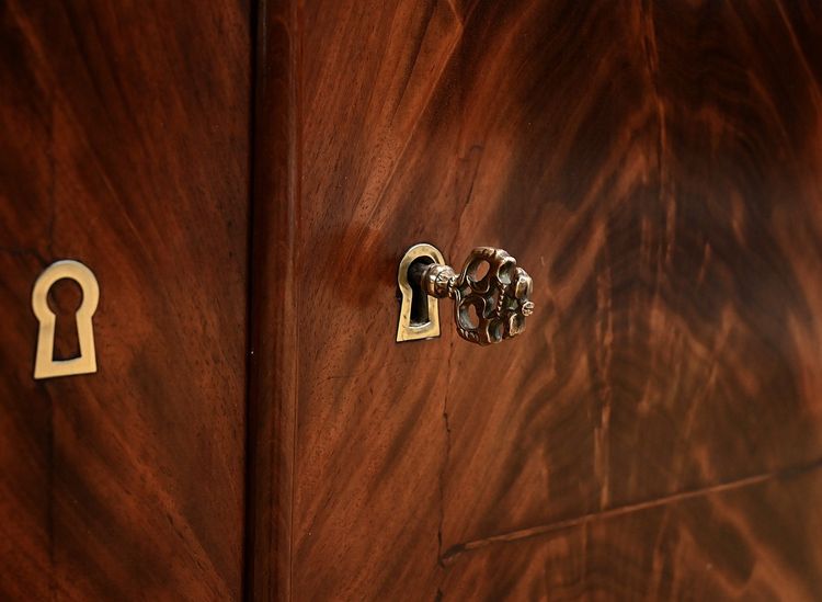 Credenza in mogano, stile Impero - seconda metà del XIX secolo